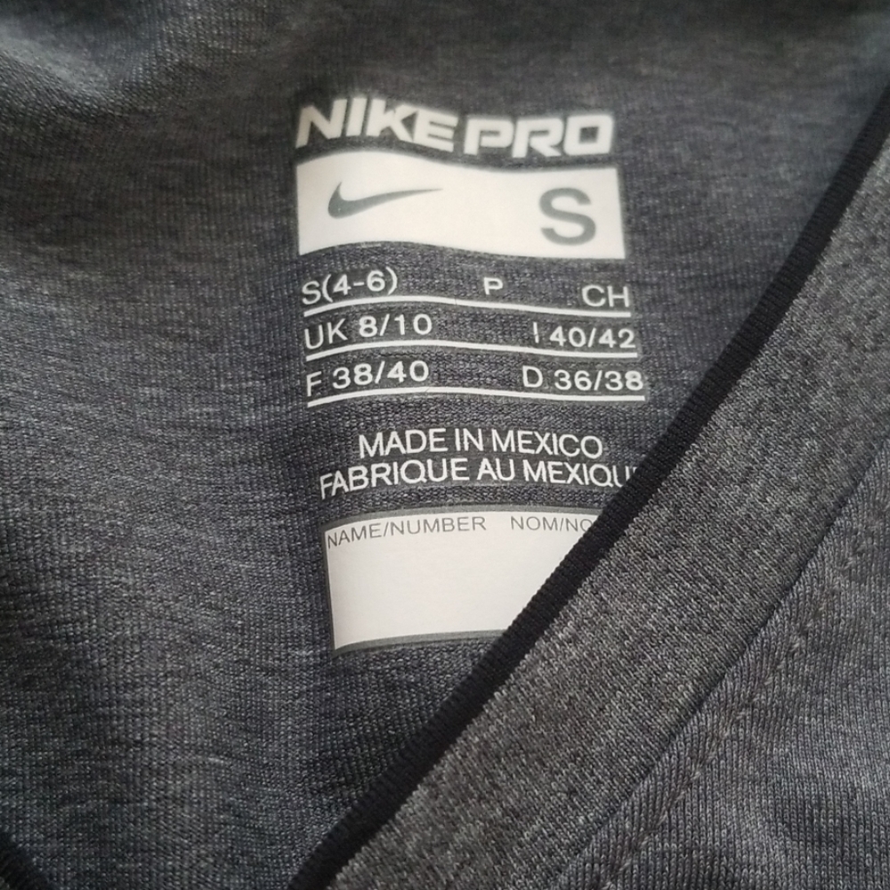 2 women's athletic tank tops - Picture 2 of 8